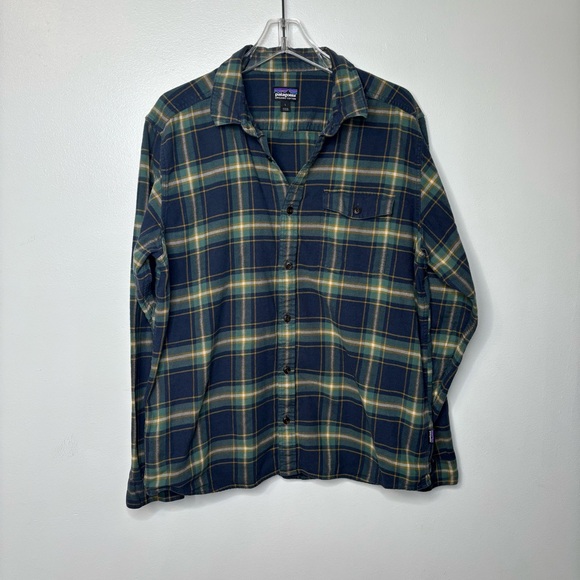 Patagonia Shirt Men’s Large Organic Cotton Plaid Flannel Button Down Long Sleeve - Picture 1 of 7